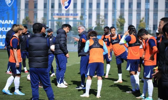 开云官网首页-云南玉昆迪拜热身次战0比1告负 主力阵容浮出水面