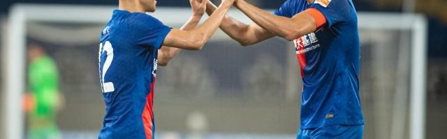 开云首页APP-2球被吹+失点豪华申花战平 德比战谁为康熙解忧？