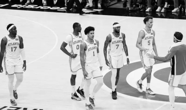 开云平台中国-涅槃重生？乔纳森-库明加Ins晒球队赛场照与球迷分享